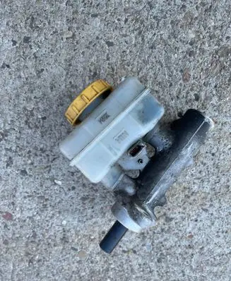 Subaru Impreza I Brake booster