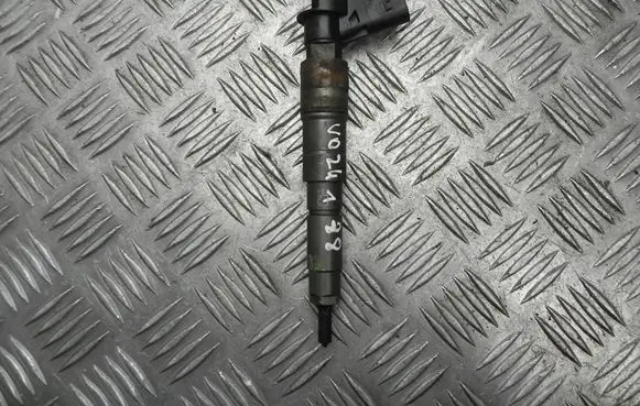 BMW 5 E60 E61 Fuel injector 7796042