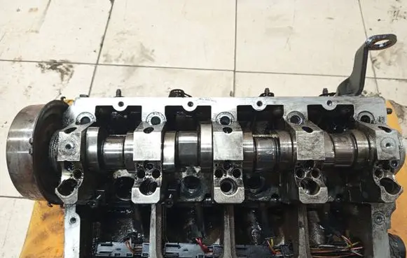 Volkswagen Golf Plus Engine head 038103373R