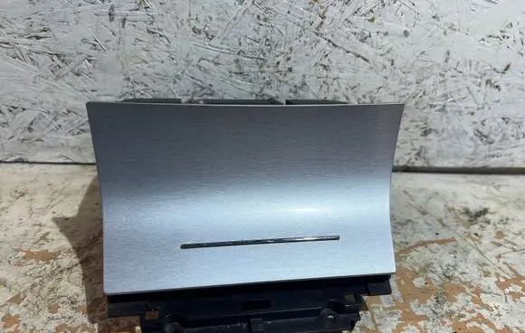 Skoda Octavia Mk2 (1Z) Car ashtray 1Z1863077A