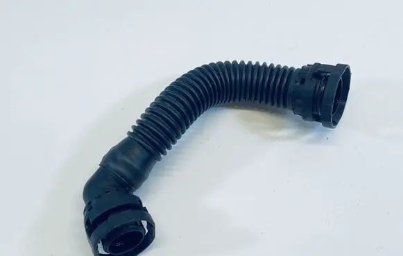 Volkswagen Golf VII Breather hose/pipe 04L103493