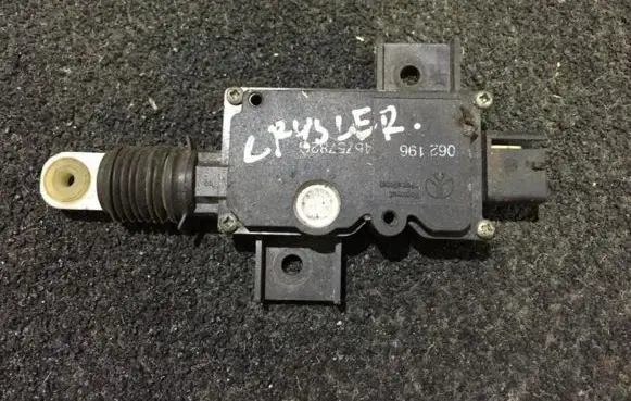 Chrysler Voyager Central locking motor 4675782g 062196