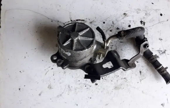 Mazda 6 Vacuum pump RF5C