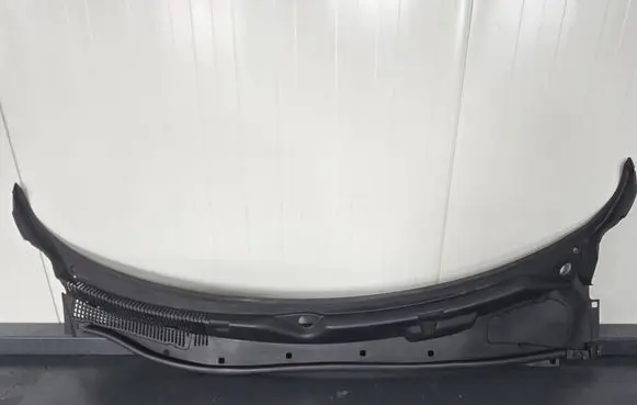 Dodge Challenger Wiper trim 05028757AH