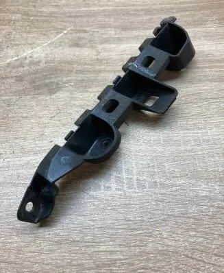 Volkswagen PASSAT B7 Front bumper mounting bracket 3AA807184