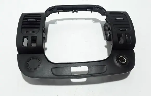 Opel Vivaro Panel trim 682607479R