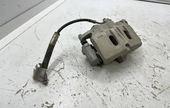 Ford Mustang VI Front brake caliper 2B3022B294 JR332B557FA