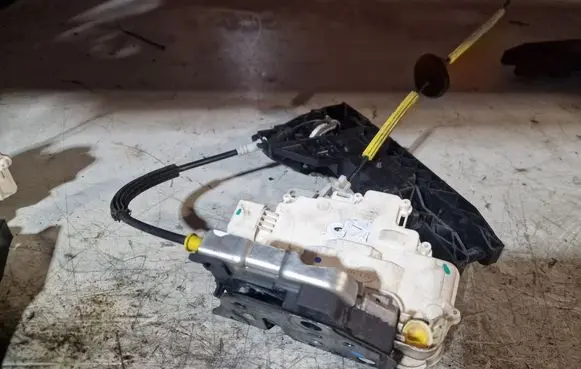 Front door lock