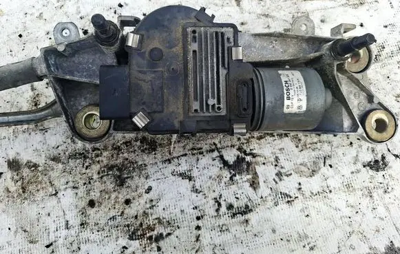 Volkswagen Touareg I Wiper motor 0390241835