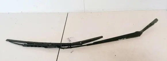 Dacia Sandero Front wiper blade arm