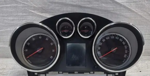 Speedometer (instrument cluster)