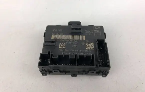 Volkswagen Golf VIII Door control unit/module 5Q0959592L