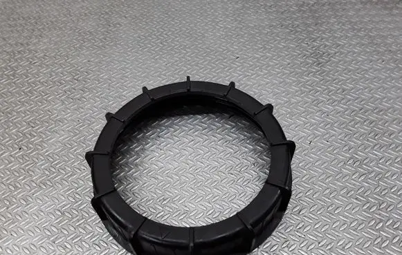 Ford C-MAX I In tank fuel pump screw locking ring/nut 