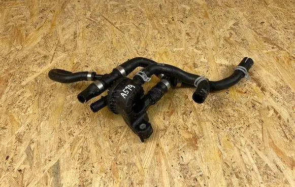 Engine coolant pipe/hose