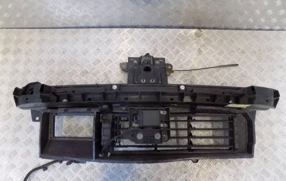 Renault Clio V Front bumper support beam 