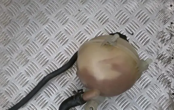 Peugeot 307 Coolant expansion tank/reservoir 