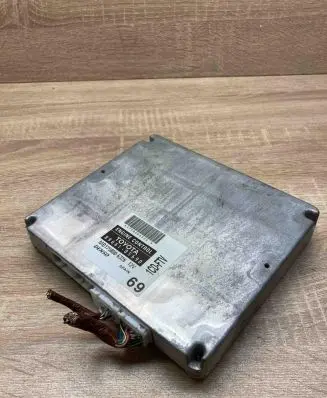 Toyota Avensis T250 Engine control unit/module ECU 8966105690 MB1758006326