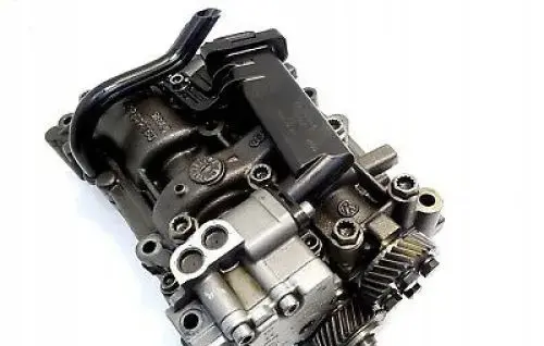 Volkswagen PASSAT B6 Oil pump 6953118842564 03G103537