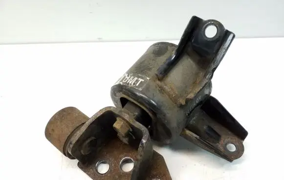 KIA Sportage Engine mount bracket