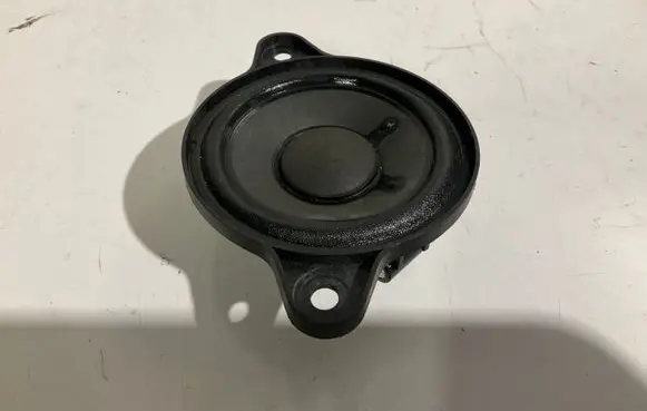 Mercedes-Benz E W211 Panel speaker A2118203002 2118203002