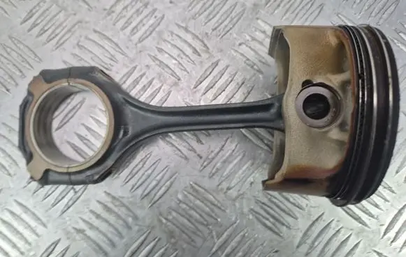 Mercedes-Benz E W212 Piston with connecting rod 098106 15280 M273