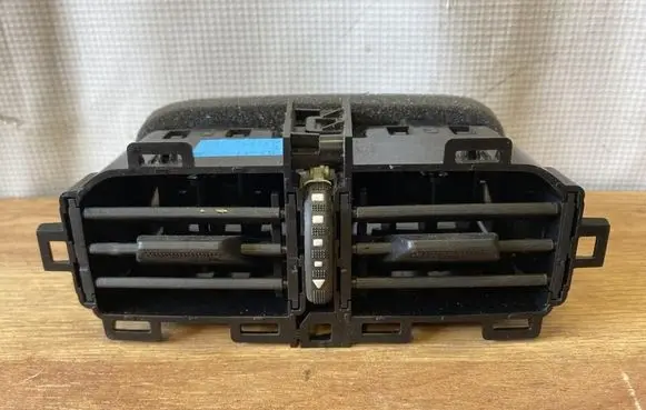 Renault Austral Rear air vent grill 279609776R