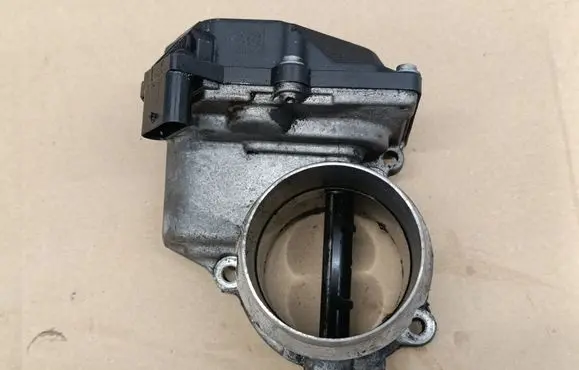 BMW 5 GT F07 Throttle valve 7806231
