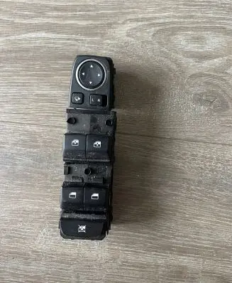 KIA Pro Cee'd III Electric window control switch 93570J7600 93530J7000