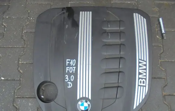 BMW 5 F10 F11 Engine cover (trim) 7852687967