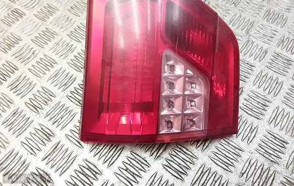 Citroen C5 Tailgate rear/tail lights vp8x8x13405bx 9671811480