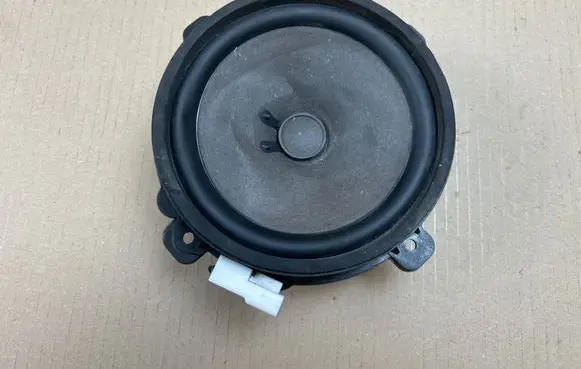 Chevrolet Captiva Front door speaker 96673538