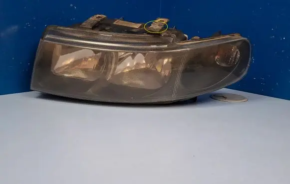 Seat Toledo II (1M) Headlight/headlamp 1M1941001B 67742691