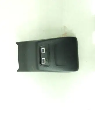 Peugeot 208 II USB socket connector 9824732180 9824732280
