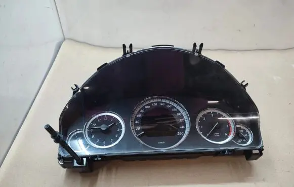 Mercedes-Benz E W212 Speedometer (instrument cluster) A2129005003