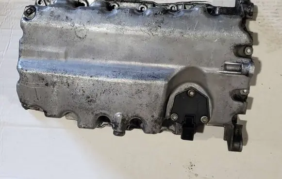 Volkswagen PASSAT B8 Oil sump 04L103603