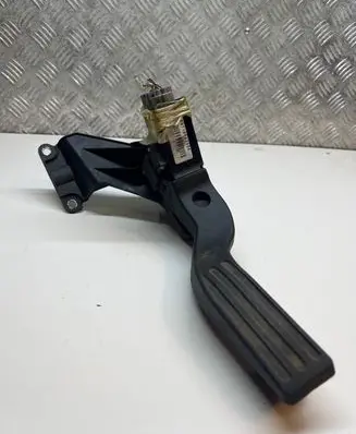 Ford Mondeo Mk III Accelerator throttle pedal 2S719F836DA
