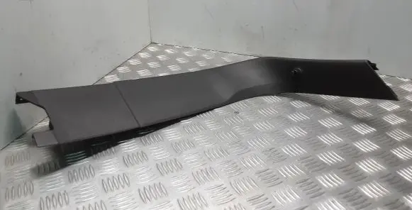 Volvo V40 Tailgate/trunk side cover trim 31305467