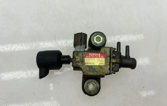 Toyota Corolla E120 E130 Turbo solenoid valve 2581927020