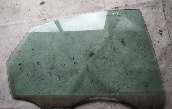 Volvo S40 Rear door window glass as2