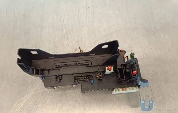 Mercedes-Benz CLS C218 X218 Fuse module 