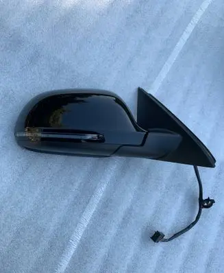Audi Q3 8U Front door electric wing mirror 
