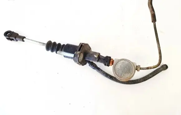 Opel Astra G Clutch master cylinder 90523769