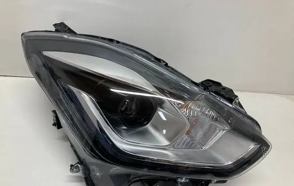 Suzuki Swift III Headlight/headlamp 