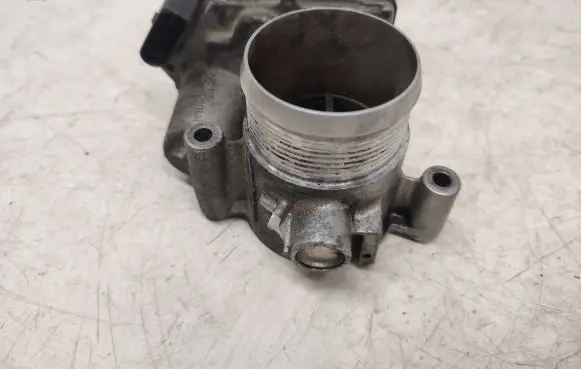 Audi A4 S4 B8 8K Throttle body valve 03L128063 A2C53337753