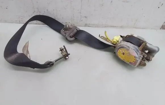Subaru Forester SG Front seatbelt