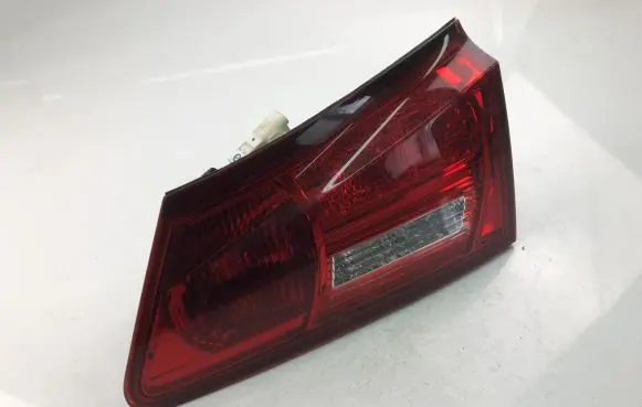 Lexus IS 220D-250-350 Tailgate rear/tail lights 921
