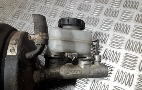 Nissan Sunny Master brake cylinder