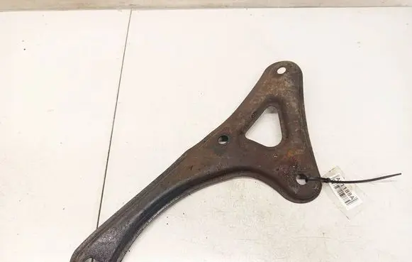 Toyota Corolla Verso AR10 Engine mounting bracket 