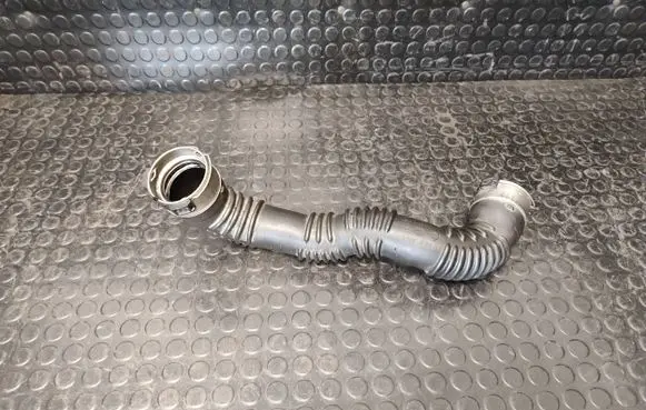 Mercedes-Benz CLA C117 X117 W117 Intercooler hose/pipe A2465200101