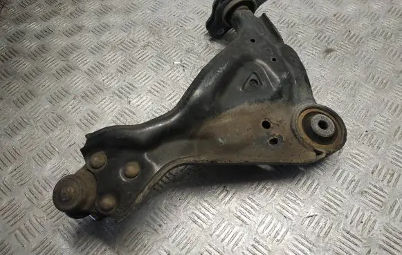 Mercedes-Benz Vito Viano W447 Front lower control arm/wishbone